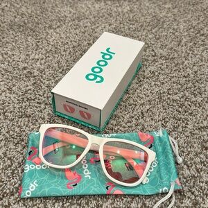 Goodr Au Revoir Gopher sunglasses